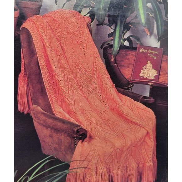 Crochet Patterns Mixed Lot of 12 Afghans Blankets Throws Beanies Slouchy Hat - Picture 8 of 12